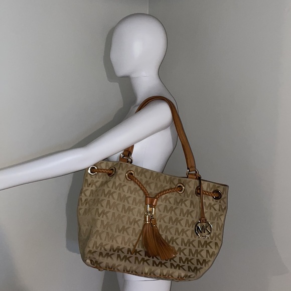 Michael Kors bag purse - Picture 14 of 17
